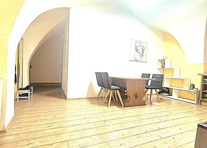 منزل للإقامة Einfach & Historisch Shared Areas ستير